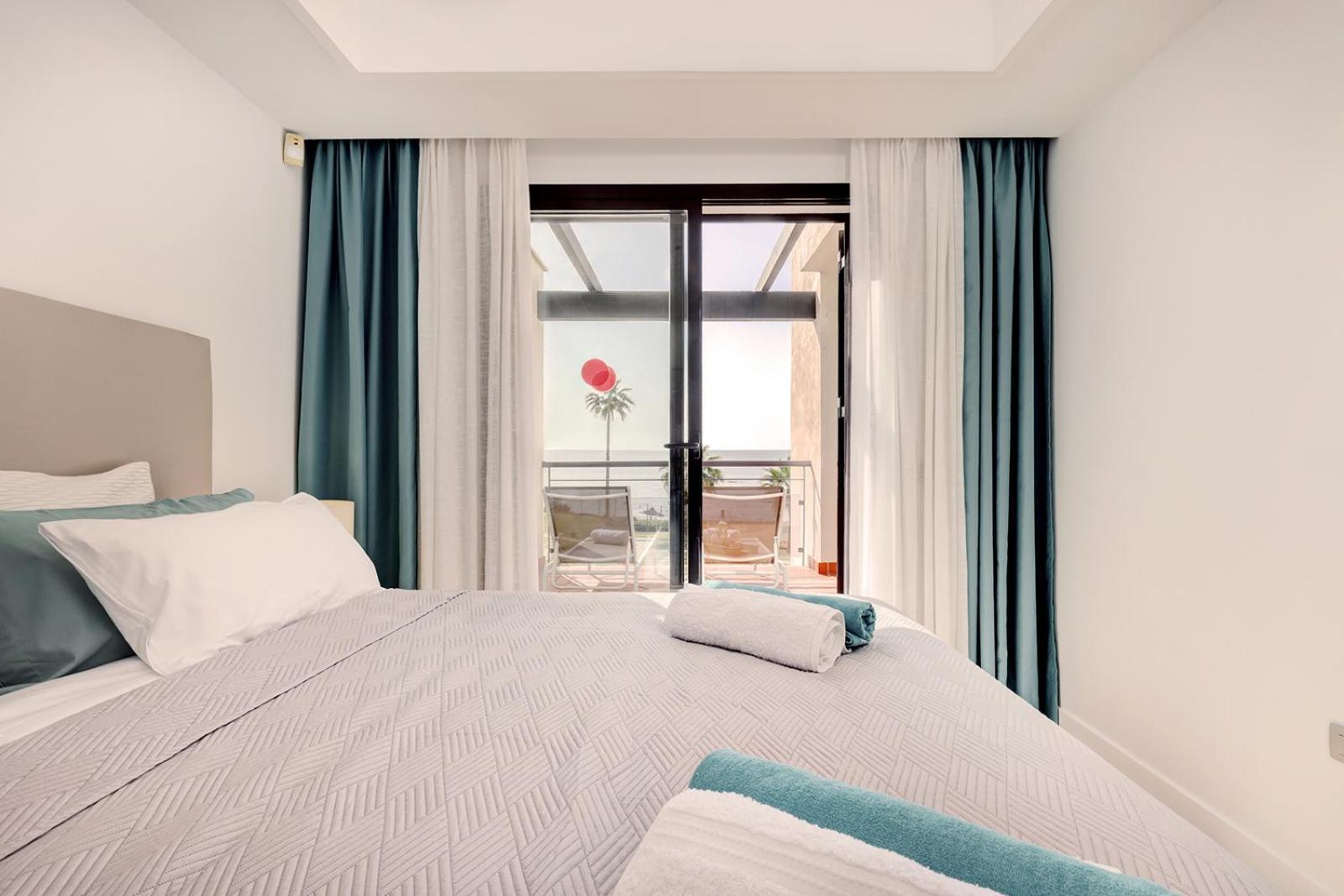 Sunrise Beach Front - Casares Del Mar Eksteriør billede