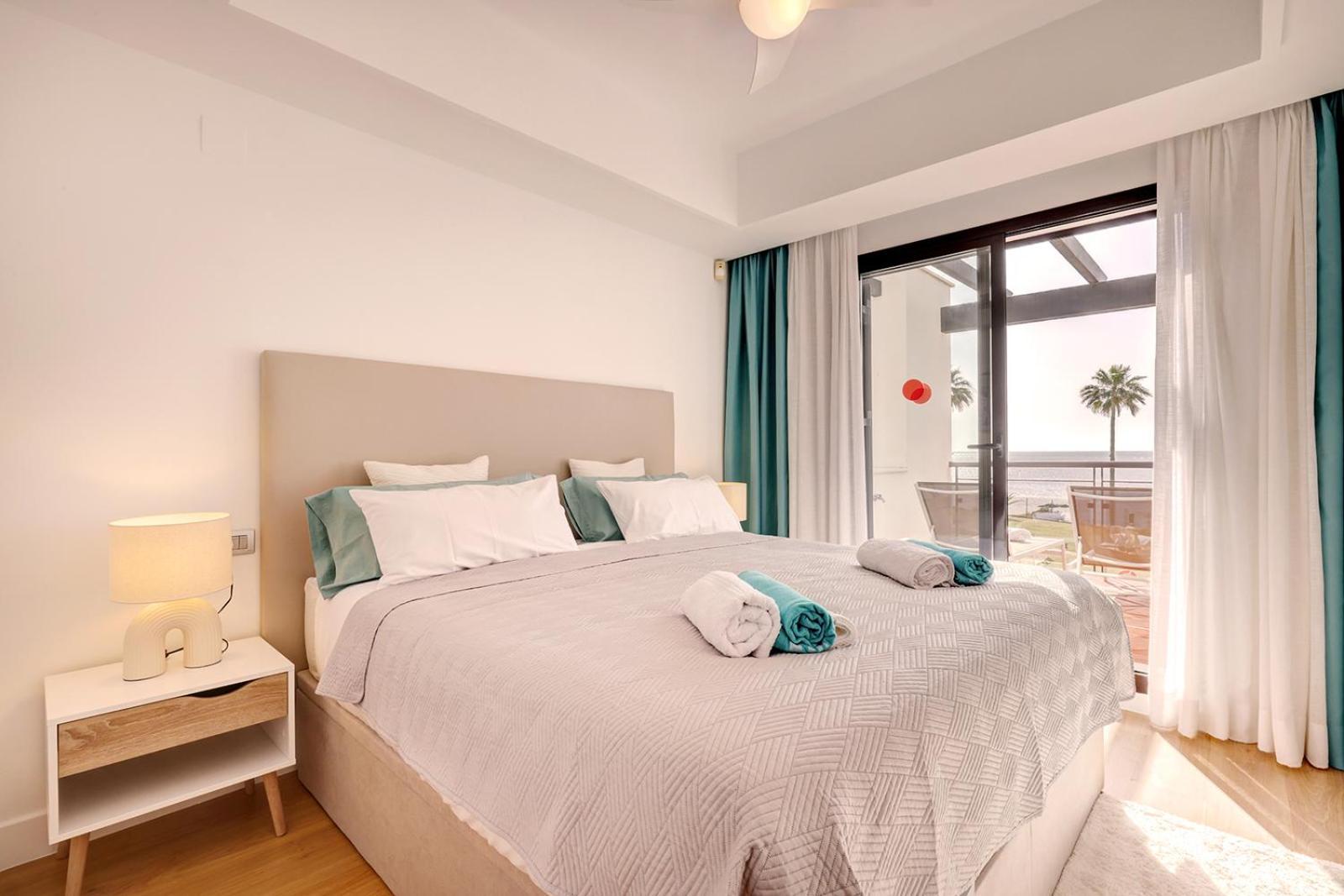 Sunrise Beach Front - Casares Del Mar Eksteriør billede