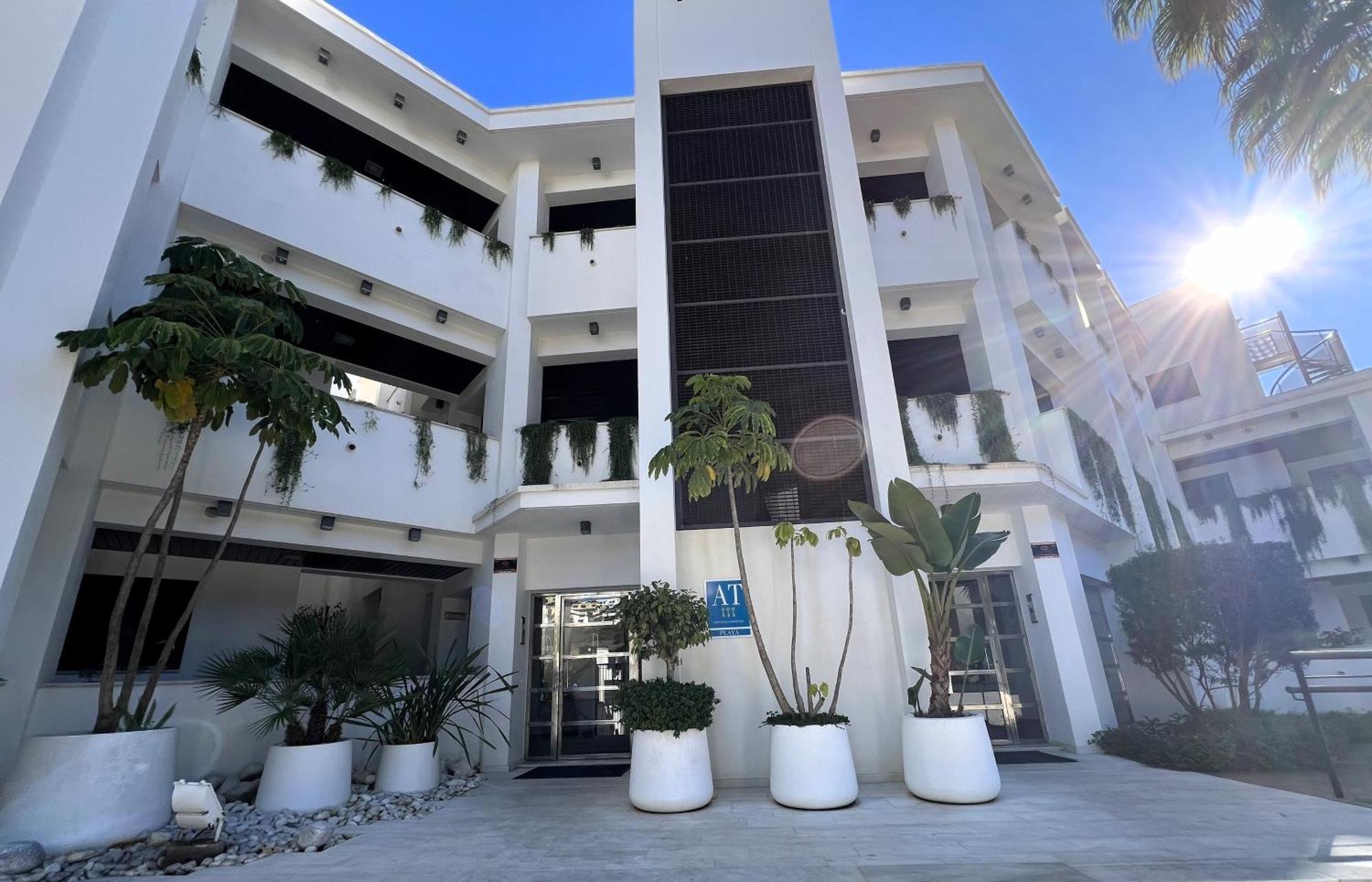 Sunrise Beach Front - Casares Del Mar Eksteriør billede