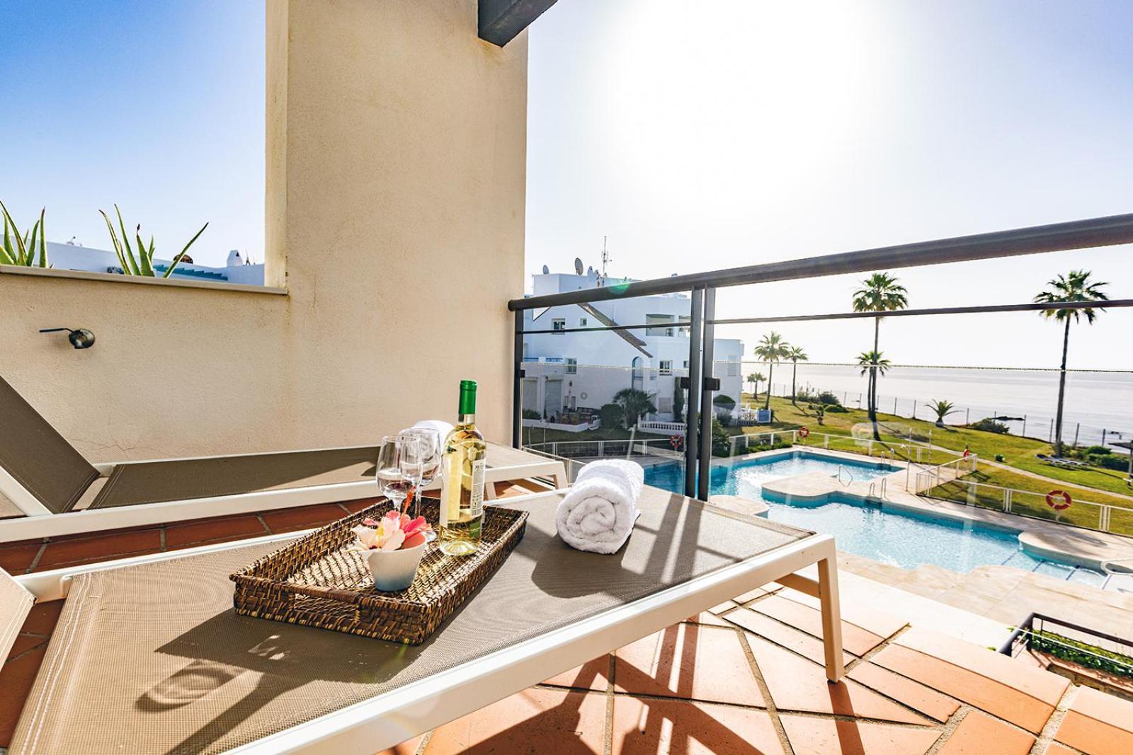 Sunrise Beach Front - Casares Del Mar Eksteriør billede