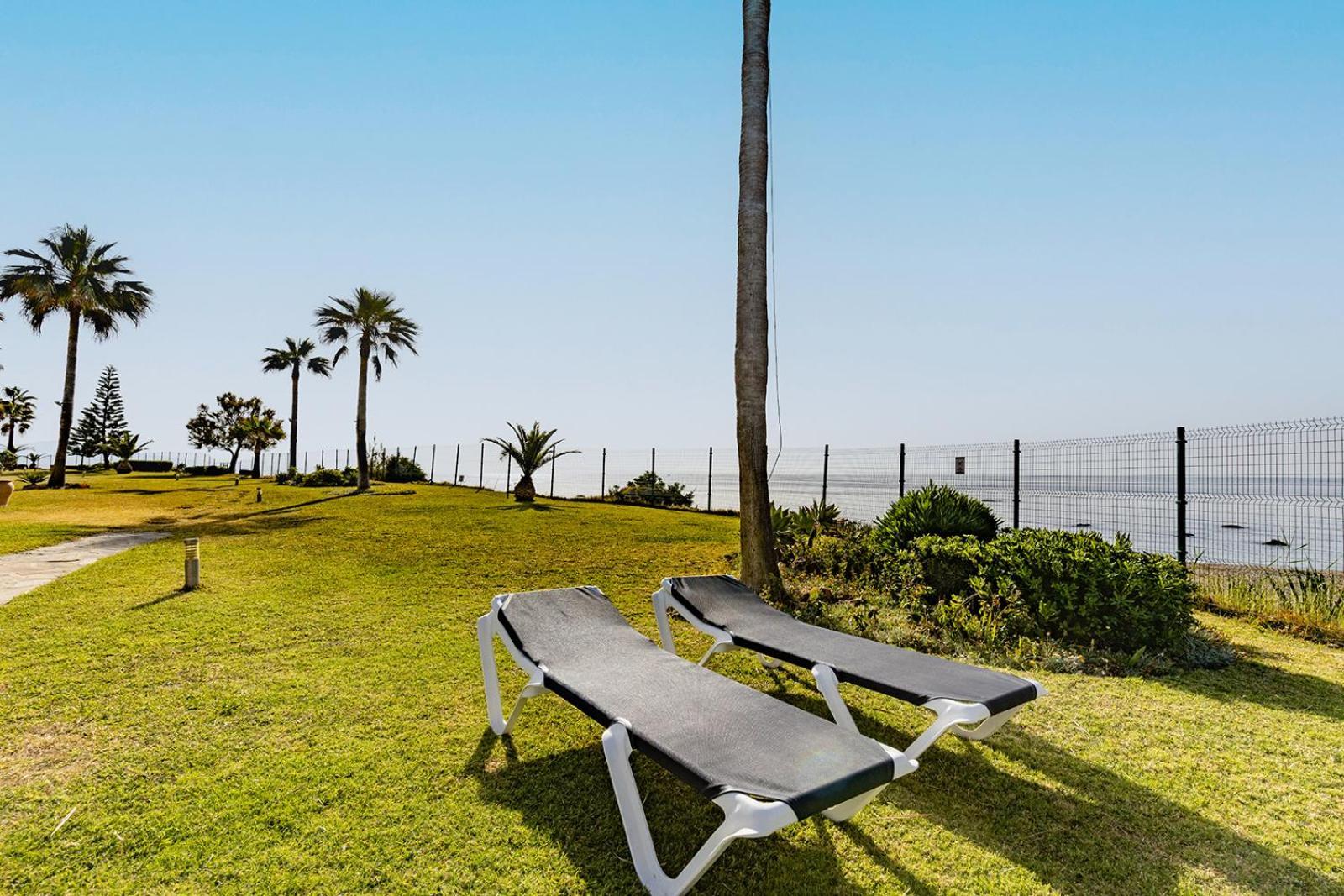 Sunrise Beach Front - Casares Del Mar Eksteriør billede
