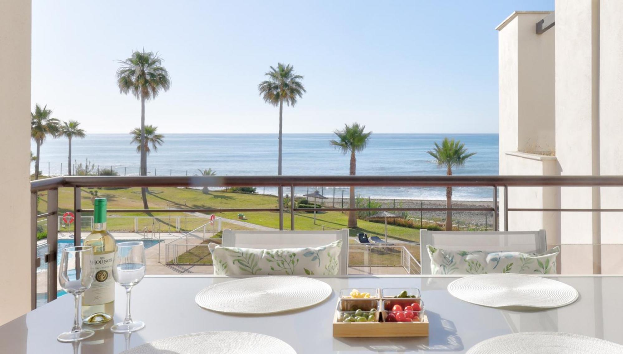 Sunrise Beach Front - Casares Del Mar Eksteriør billede